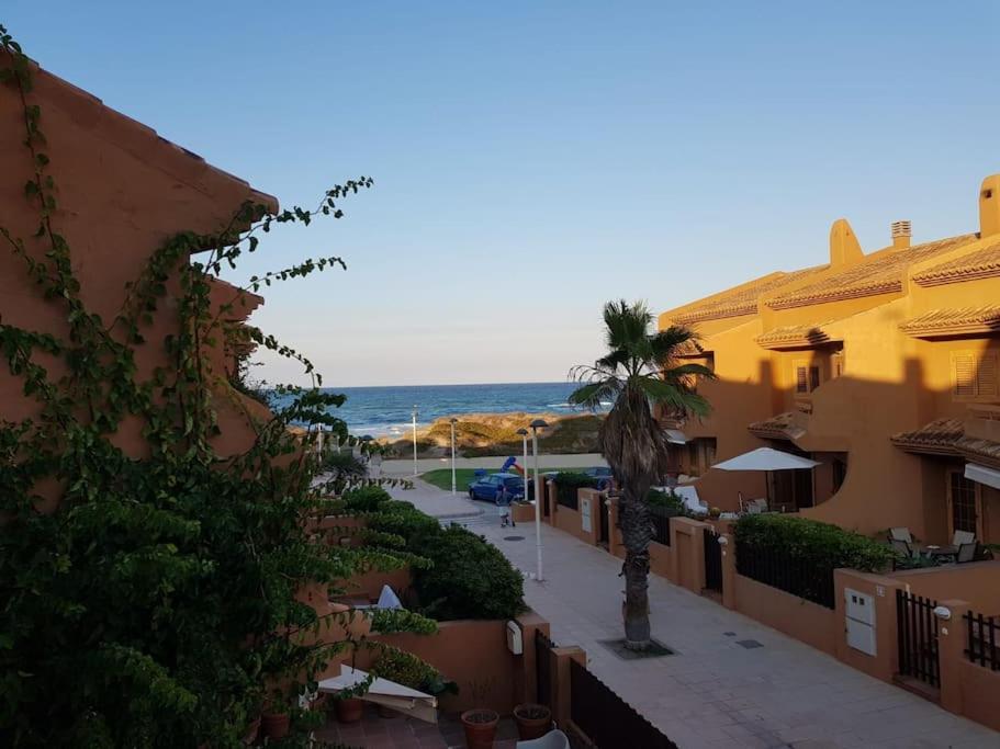 Adosado En La Playa De El Perellonet Con Piscina, Pista Tenis Casa de Férias *