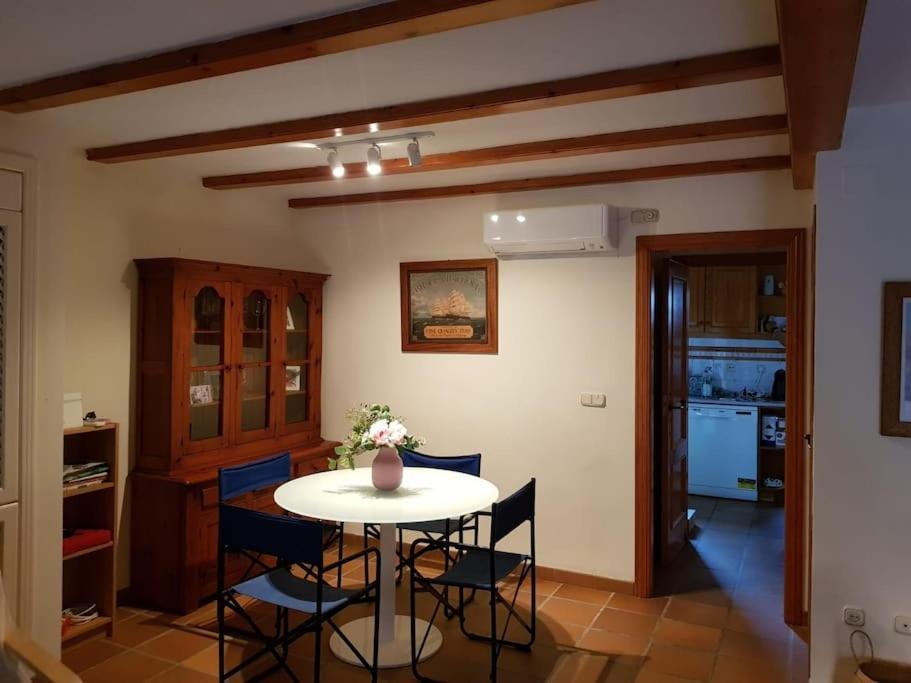 Casa de Férias Adosado En La Playa De El Perellonet Con Piscina, Pista Tenis Valência