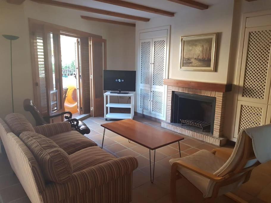 Casa vacanze Adosado En La Playa De El Perellonet Con Piscina, Pista Tenis