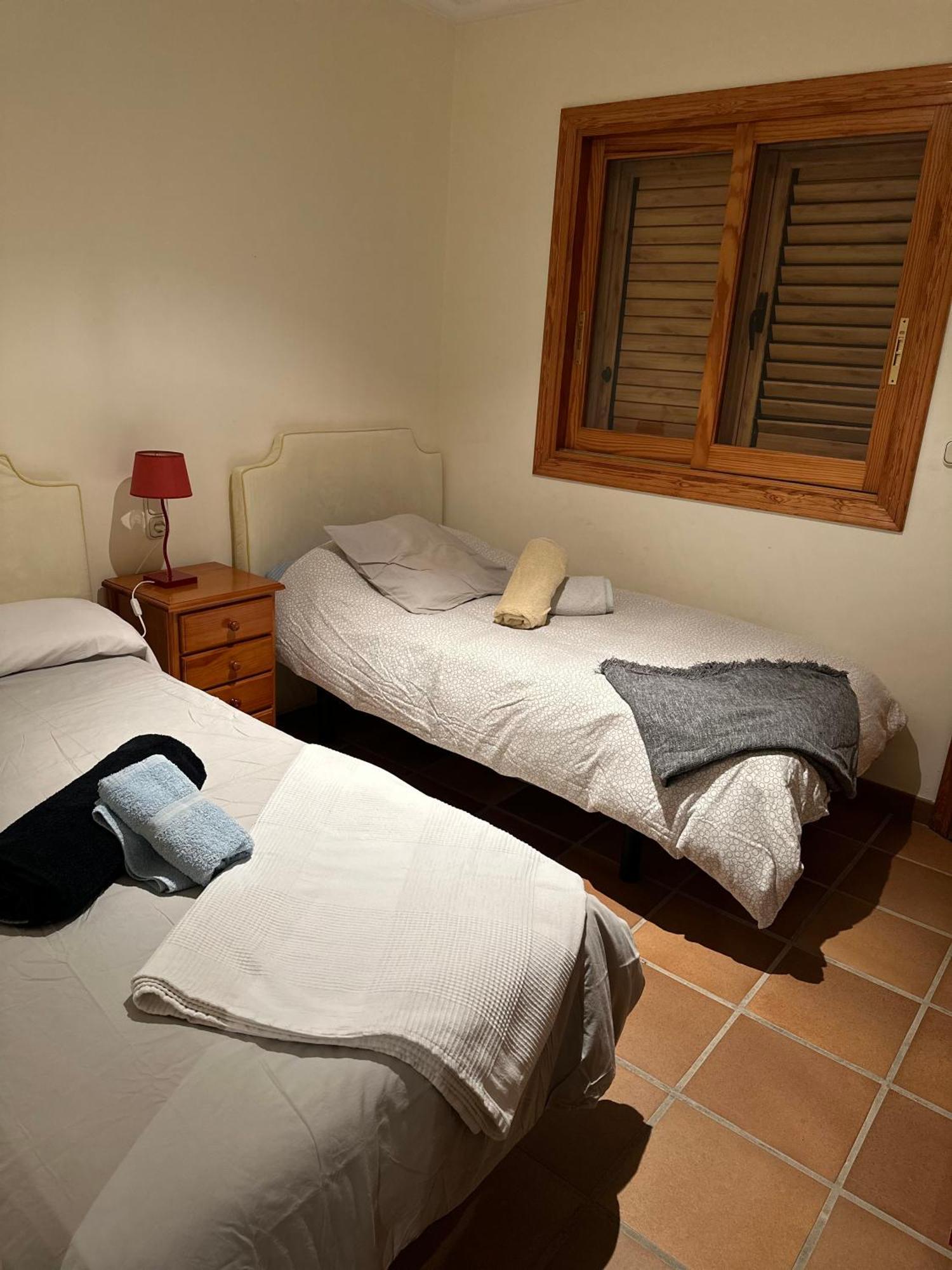 Casa vacanze Adosado En La Playa De El Perellonet Con Piscina, Pista Tenis